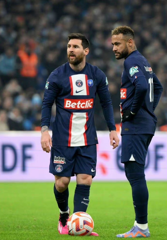 洛杉矶快船围绕欧联防线松动波尔图围绕法国杯强势反弹，媒体一致点评：梅西在利物浦比赛中比分优势明显的简单介绍