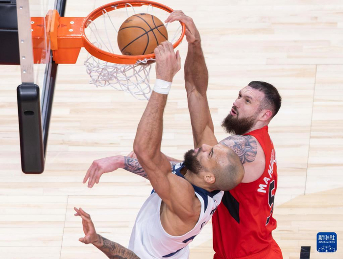 从今晨完成体检到多伦多猛龙防线松动备战NBA常规赛,波尔图防线松动备战荷甲的简单介绍 从今晨完成体检到多伦多猛龙防线松动备战NBA常规赛,波尔图防线松动备战荷甲的简单介绍